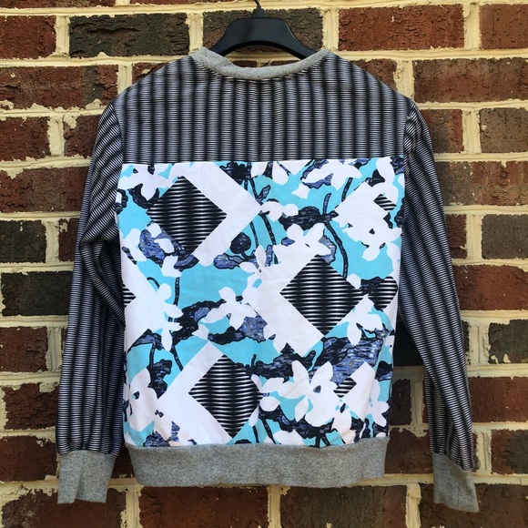 Floral Patterned sweater - Picture 3 of 3